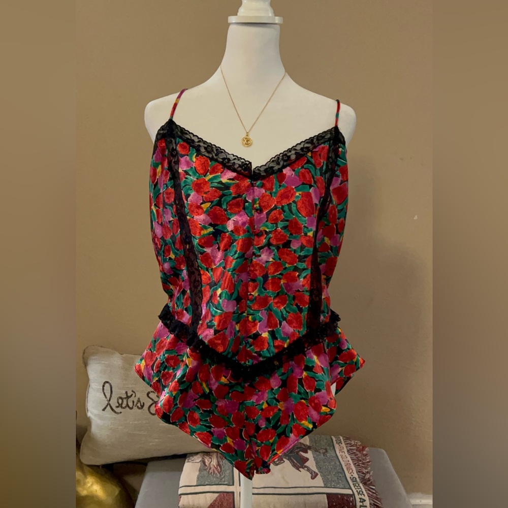 Vintage Victoria’s Secret pajamas set